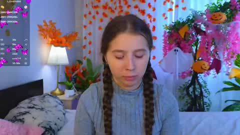 Kate online show from October 20, 2025, 9:43 am