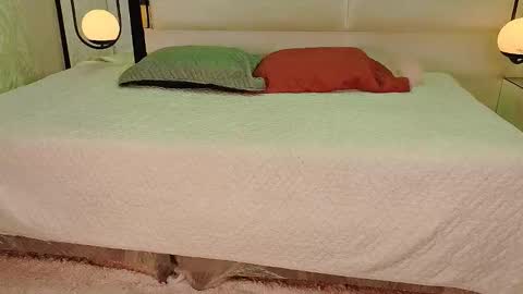 junecollins online show from March 17, 2026, 10:02 pm