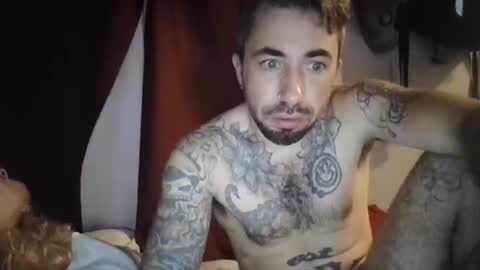 Snapshot of juneswallows chatting on November 10, 2025, 11:31 am juneswallows online show from November 10, 2025, 11:31 am