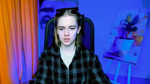 junewoods online show from March 25, 2026, 7:25 am