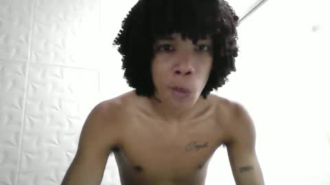 junior_thegoldenboy online show from May 14, 2026, 2:13 pm