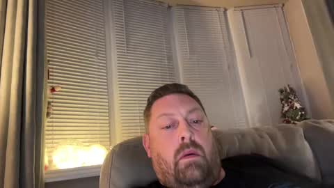 Snapshot of junky345 chatting on December 1, 2024, 10:43 pm Junky online show from December 1, 2024, 10:43 pm