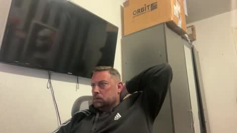 Junky online show from April 18, 2026, 8:42 pm