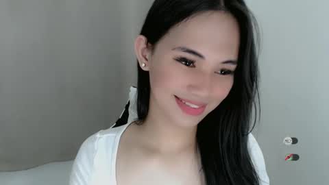 Snapshot of juny_lanyy chatting on January 1, 2025, 7:30 am Julia online show from January 1, 2025, 7:30 am