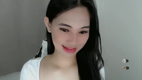 Snapshot of juny_lanyy chatting on January 4, 2025, 5:05 pm Julia online show from January 4, 2025, 5:05 pm