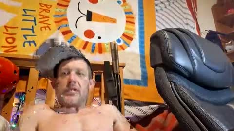 jusntym online show from November 3, 2025, 7:09 am