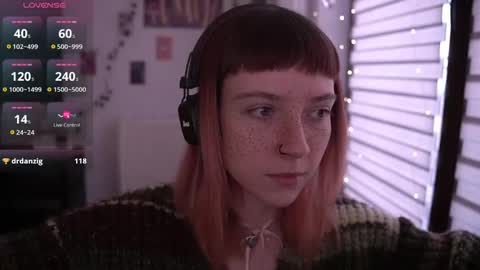 Julia online show from February 9, 2025, 6:33 am