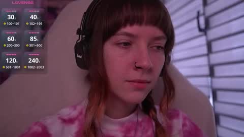 Julia online show from September 12, 2025, 6:13 am