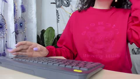 Snapshot of just_katiex chatting on February 6, 2025, 12:43 am Sofia online show from February 6, 2025, 12:43 am