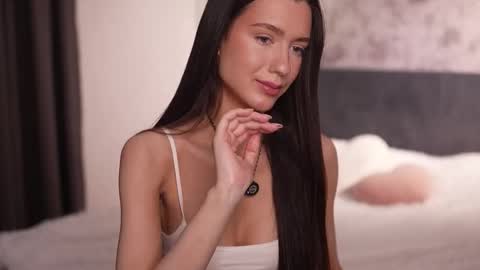 Snapshot of justbarbie_new_ chatting on November 13, 2025, 7:35 pm Katarina online show from November 13, 2025, 7:35 pm