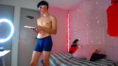Snapshot of justin_grayy_ chatting on October 21, 2025, 9:59 pm Justin online show from October 21, 2025, 9:59 pm