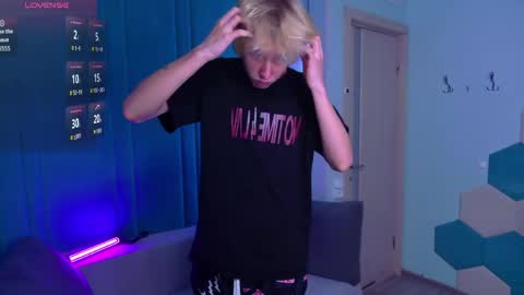 justTEEN online show from April 20, 2026, 10:18 am