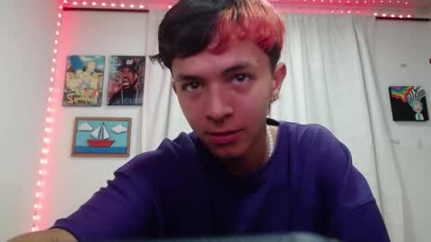 Snapshot of justine_ad chatting on December 5, 2024, 4:09 am Justine online show from December 5, 2024, 4:09 am