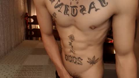 Snapshot of justine_hunk chatting on April 14, 2026, 7:20 pm justine_hunk online show from April 14, 2026, 7:20 pm