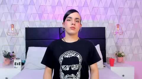 Justine online show from April 25, 2026, 4:04 am