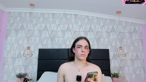 Justine online show from May 26, 2026, 4:08 am