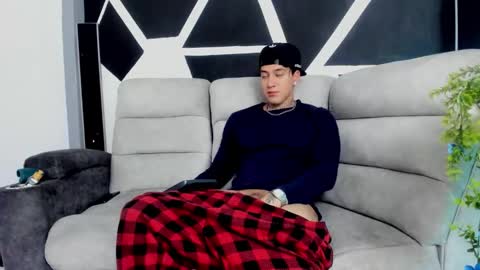 justinfuller_31 online show from November 9, 2025, 7:01 pm