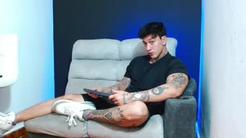 justinfuller_31 online show from May 24, 2026, 10:04 pm