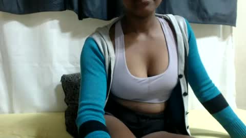 Justlhot online show from June 15, 2026, 4:04 am