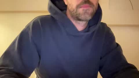 justmeandyou00 online show from December 3, 2024, 7:11 pm