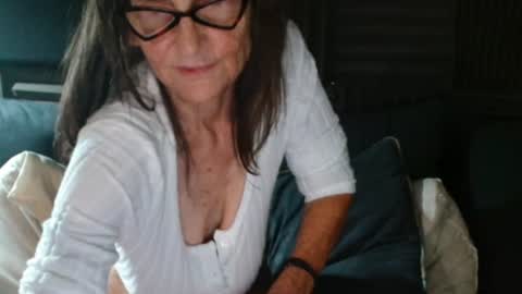 Snapshot of justmebev19591234 chatting on June 18, 2026, 9:14 am Bev aka Diamond online show from June 18, 2026, 9:14 am