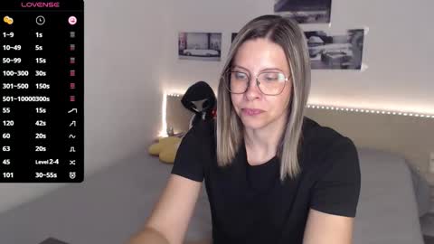 Julie online show from September 16, 2025, 4:02 am