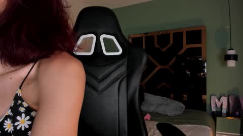 Mia online show from March 3, 2026, 3:34 am