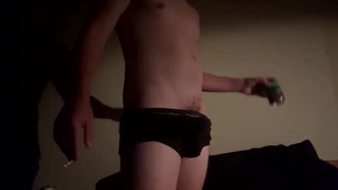 Snapshot of justmoresluts chatting on February 28, 2025, 10:20 am justmoresluts online show from February 28, 2025, 10:20 am