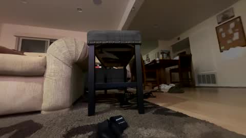 juuneet online show from September 10, 2025, 7:08 am