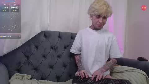 Juuzou hehim u can call me Juz online show from March 8, 2025, 3:24 pm