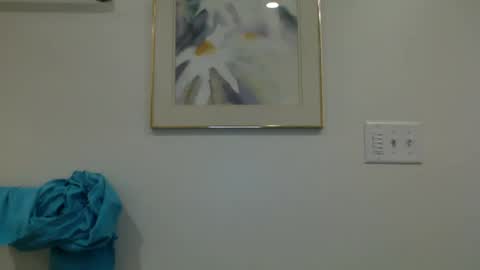 J and Sugar snap pea online show from February 13, 2025, 4:00 am