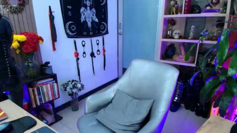 Snapshot of kaariyn_ chatting on October 12, 2025, 2:32 am Carym  online show from October 12, 2025, 2:32 am