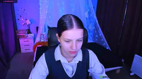 kaela_spell_ online show from January 18, 2026, 9:29 pm