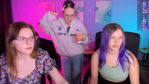 kaela_spell_ online show from February 19, 2026, 8:05 pm