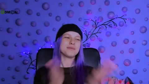 kaela_spell_ online show from April 20, 2026, 10:22 pm