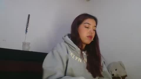 KAHELIINDEPENDENT MODEL online show from November 21, 2025, 4:55 am