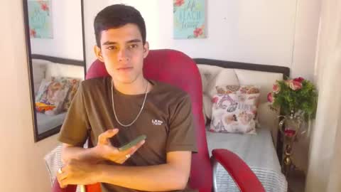 Snapshot of kain_noir_ chatting on October 19, 2025, 9:04 pm K A I N  online show from October 19, 2025, 9:04 pm