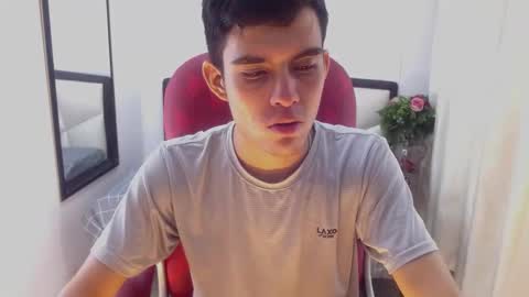 Snapshot of kain_noir_ chatting on October 22, 2025, 7:46 pm K A I N  online show from October 22, 2025, 7:46 pm