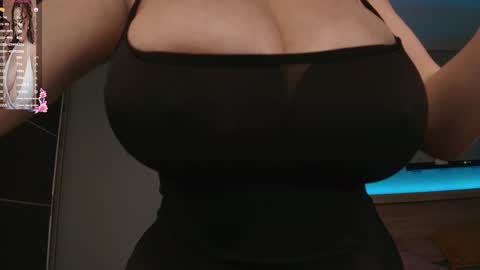 Snapshot of kairafantasy chatting on February 3, 2025, 6:17 pm Kairafantasy online show from February 3, 2025, 6:17 pm