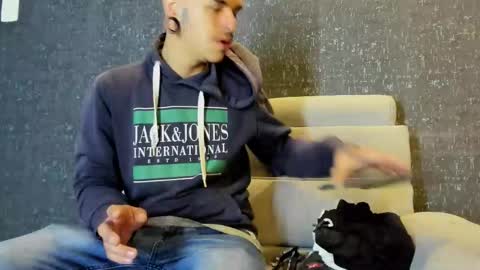 Snapshot of kaletattoos chatting on January 19, 2026, 11:14 am Kale online show from January 19, 2026, 11:14 am