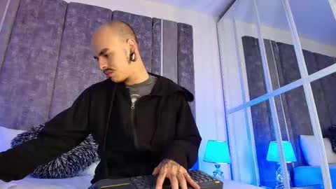 Snapshot of kaletattoos chatting on February 4, 2026, 11:16 am Kale online show from February 4, 2026, 11:16 am