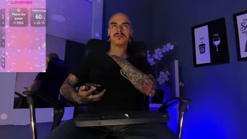 Snapshot of kaletattoos chatting on April 15, 2026, 11:28 am Kale online show from April 15, 2026, 11:28 am