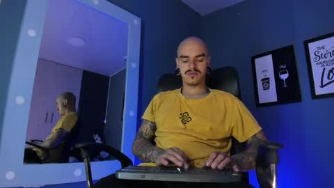 Snapshot of kaletattoos chatting on April 16, 2026, 11:22 am Kale online show from April 16, 2026, 11:22 am