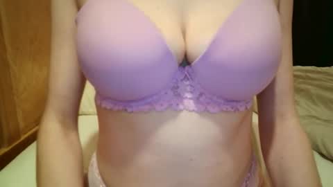 Snapshot of kalieen3 chatting on February 12, 2026, 2:28 am kaliyen online show from February 12, 2026, 2:28 am