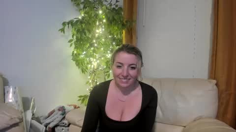 Snapshot of kaliii_jones chatting on February 7, 2025, 4:27 am Kaliii jones online show from February 7, 2025, 4:27 am