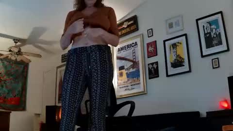 Tara Smith online show from October 27, 2025, 3:49 pm