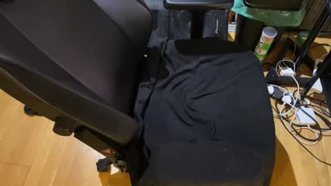 Snapshot of kalvadoz chatting on December 22, 2024, 12:28 am Benji online show from December 22, 2024, 12:28 am