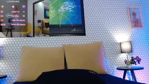 Kami online show from April 17, 2026, 8:12 pm