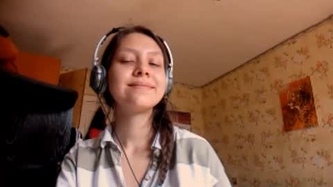 Snapshot of kamisalling chatting on September 18, 2025, 7:32 am Mari  Simmons online show from September 18, 2025, 7:32 am