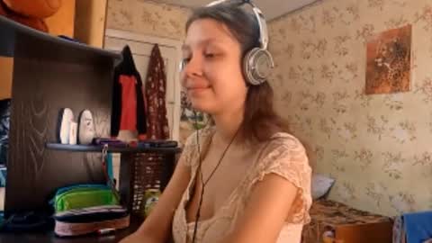 Snapshot of kamisalling chatting on September 22, 2025, 6:15 am Mari  Simmons online show from September 22, 2025, 6:15 am